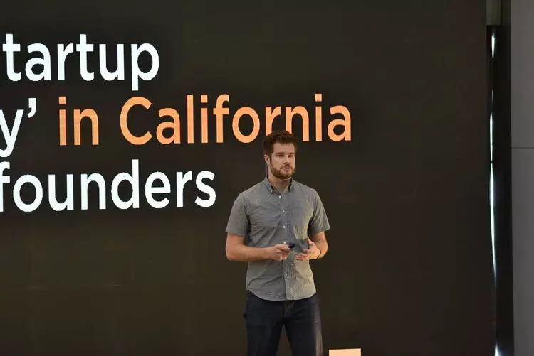 In May, Eric Migicovsky, partner and head of YC China attended the opening ceremony for Startup School Beijing. (Picture from Qdaily)